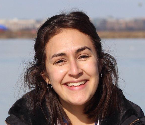 La imagen tiene un atributo ALT vacío; su nombre de archivo es Yamile-1.png