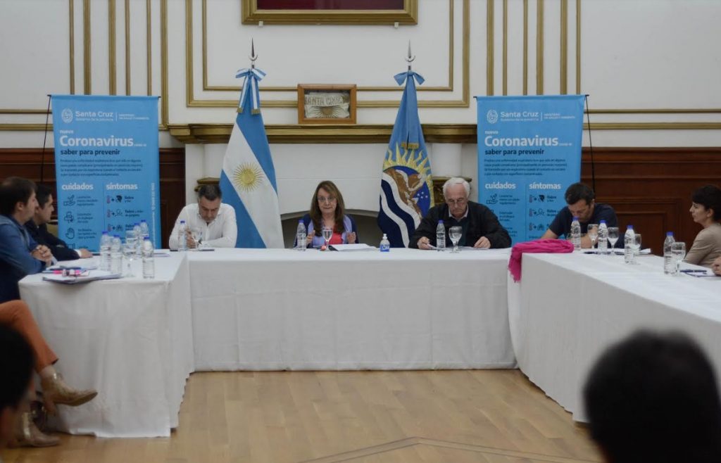 La imagen tiene un atributo ALT vacío; su nombre de archivo es gabinete-sin-barbijo-13-abril-1024x658.jpeg